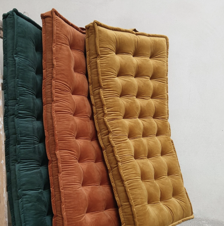 Velvet daybed outlet cushion