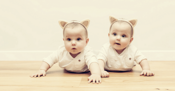 do identical twins have the same DNA